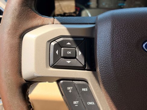 Used 2018 Ford F150 Lariat w/ Equipment Group 502A Luxury AWD/4WD image 25