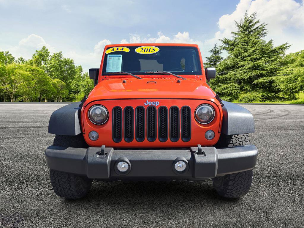 Used 2015 Jeep Wrangler Unlimited Rubicon w/ Connectivity Group AWD/4WD image 2