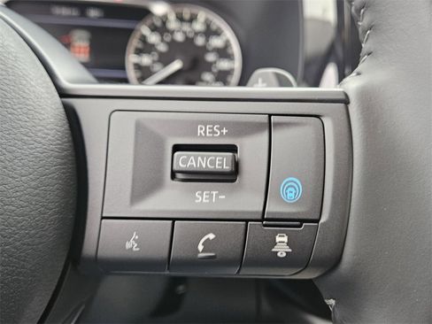 New 2025 Nissan Pathfinder SV image 27