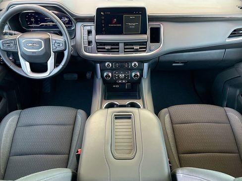 Used 2024 GMC Yukon SLE w/ Gmc Pro Safety Plus Package AWD/4WD image 13