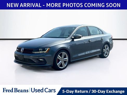 Used 2017 Volkswagen Jetta GLI FWD image 3