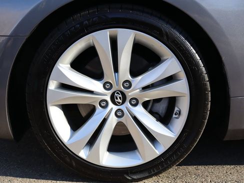 Used 2010 Hyundai Genesis 3.8 image 40
