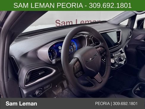 New 2026 Chrysler Pacifica Select w/ S Appearance Package AWD/4WD image 9