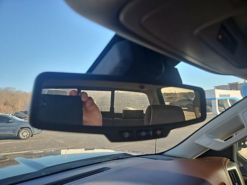 Used 2015 Chevrolet Silverado 1500 High Country w/ High Country Premium Package image 28