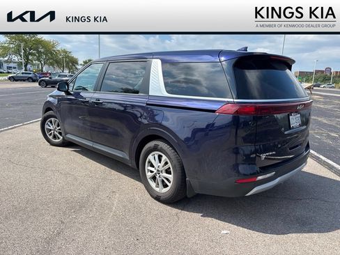 Used 2024 Kia Carnival LX FWD image 10