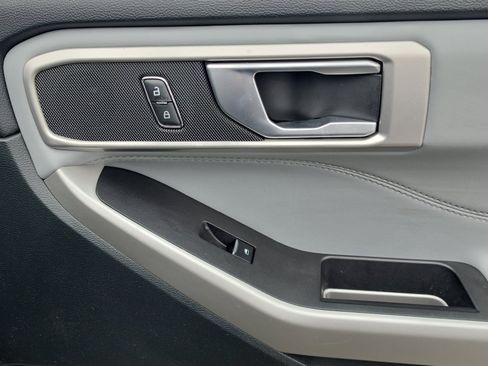 Used 2024 Ford Explorer XLT w/ Equipment Group 202A image 35