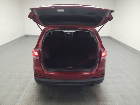 Used 2017 Kia Sorento LX image 29