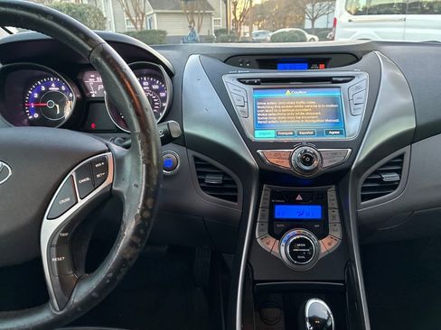 Used 2013 Hyundai Elantra Limited w/ Technology Pkg image 18