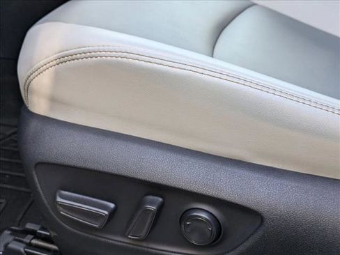 Used 2025 Toyota RAV4 XLE Premium image 4