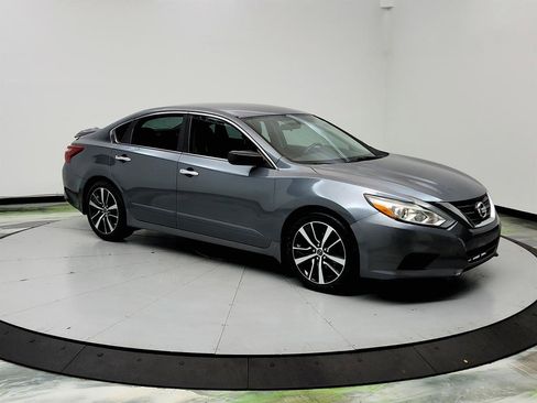 Used 2018 Nissan Altima 2.5 S w/ S Convenience Package image 3