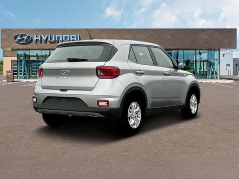 New 2025 Hyundai Venue SE image 7