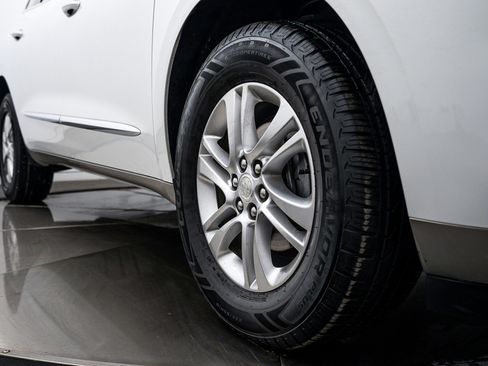 Used 2020 Buick Enclave Essence image 21
