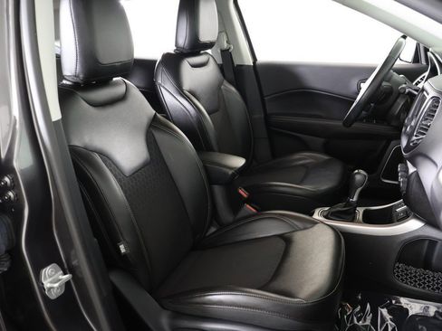 Used 2018 Jeep Compass Latitude w/ Cold Weather Group image 28