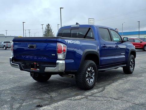 Used 2023 Toyota Tacoma TRD Off-Road AWD/4WD image 4