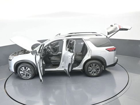 Used 2022 Nissan Pathfinder SV w/ SV Premium Package image 71