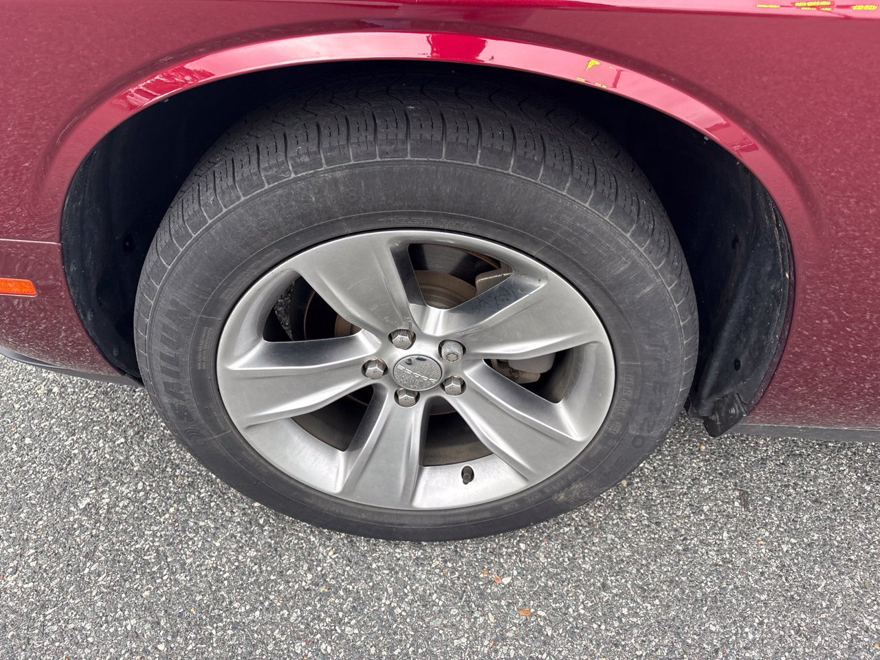 Used 2020 Dodge Challenger SXT RWD image 11