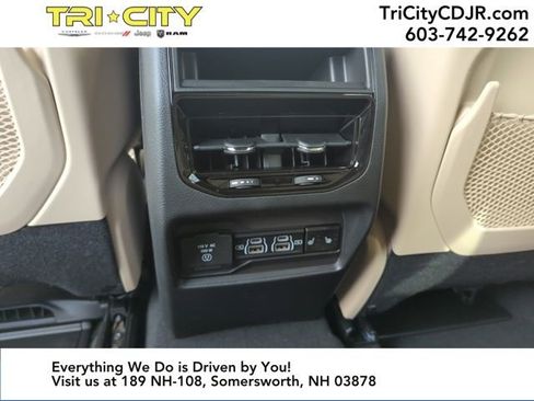 New 2025 Jeep Grand Cherokee Limited w/ Trailer Tow Package image 25