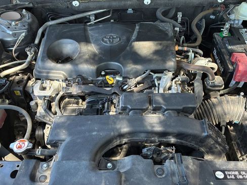 Used 2019 Toyota RAV4 Limited FWD image 46