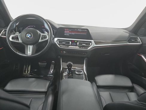 Used 2022 BMW 330i Sedan w/ M Sport Package RWD image 9