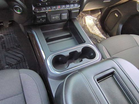 Used 2020 Chevrolet Silverado 1500 LT Trail Boss AWD/4WD image 18