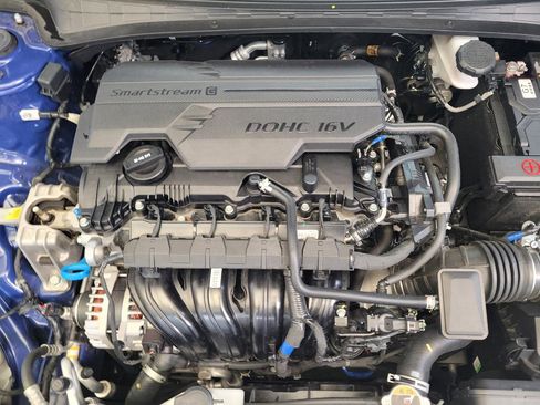 Used 2025 Hyundai Elantra SE FWD image 30