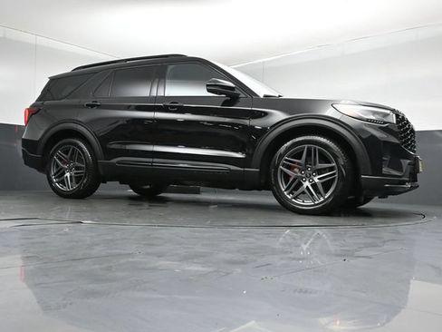 Certified 2025 Ford Explorer ST AWD/4WD image 39