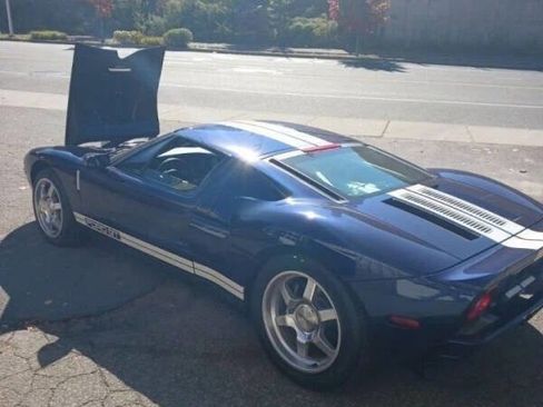 Used 2005 Ford GT RWD image 4