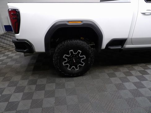 Used 2025 GMC Sierra 2500 AT4X image 40