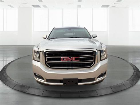 Used 2018 GMC Yukon SLE w/ Convenience Package AWD/4WD image 3