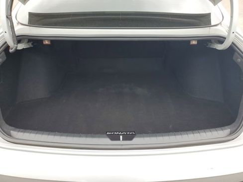Used 2023 Hyundai Sonata SE FWD image 8