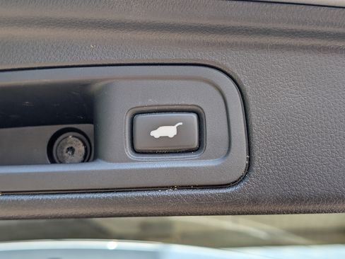 Used 2016 Honda Pilot Touring image 21