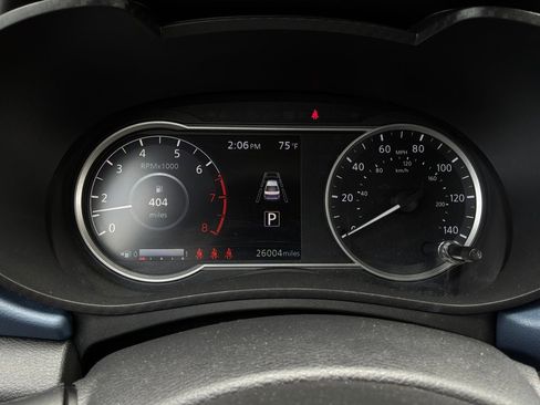Used 2025 Nissan Versa SV FWD image 33