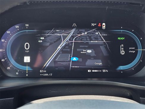 Used 2023 Volvo C40 P8 Recharge Ultimate image 23