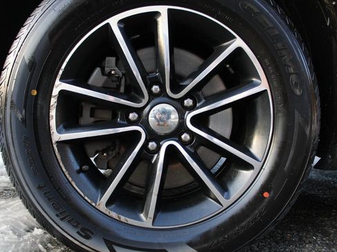 Used 2018 Dodge Grand Caravan GT image 19