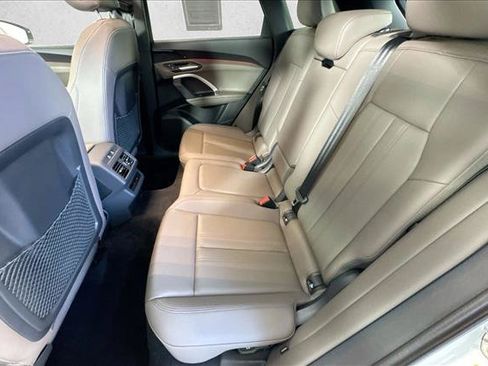 Certified 2025 Audi Q5 Premium w/ Convenience Package AWD/4WD image 22