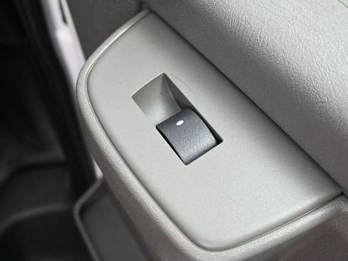 Used 2017 Chevrolet Express 3500 image 47