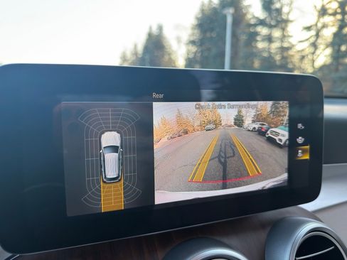 Used 2022 Mercedes-Benz GLC 300 4MATIC image 24