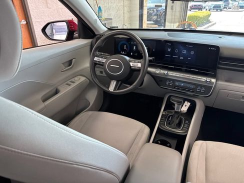 Used 2025 Hyundai Kona SEL AWD/4WD image 43