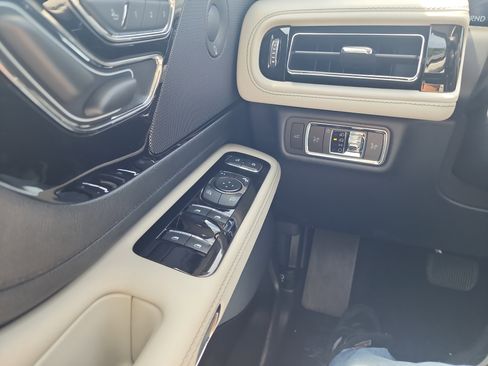 New 2026 Lincoln Aviator Reserve AWD/4WD image 61