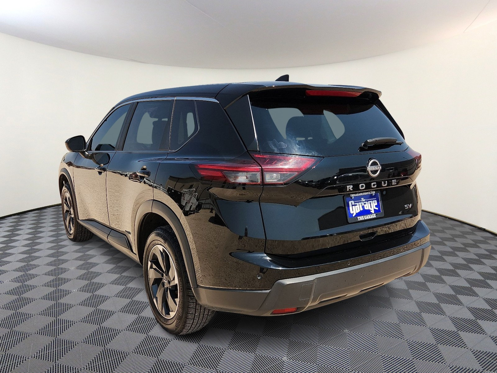 Used 2024 Nissan Rogue SV FWD image 3