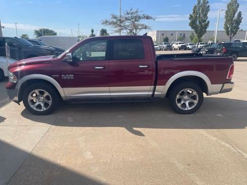 Used 2017 RAM 1500 Laramie w/ Convenience Group AWD/4WD image 5