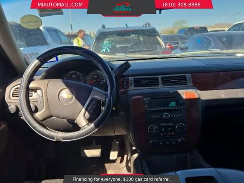 Used 2013 Chevrolet Suburban LT image 8