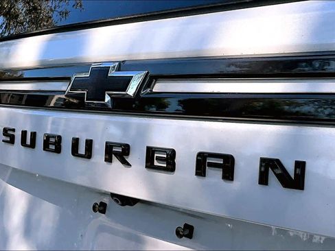 Used 2021 Chevrolet Suburban RST w/ Luxury Package image 10