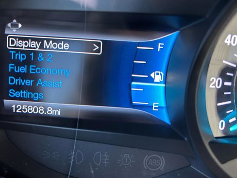 Used 2015 Ford Edge Titanium image 21