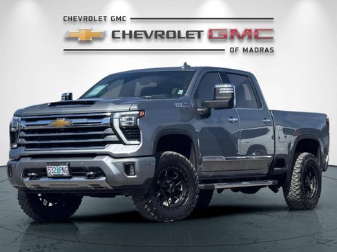 Used 2024 Chevrolet Silverado 3500 High Country w/ High Country Premium Package AWD/4WD image 7