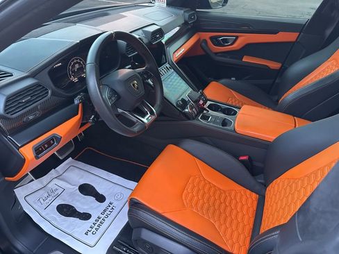 Used 2022 Lamborghini Urus image 10