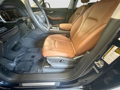 Used 2023 Audi Q7 3.0T Premium Plus w/ Premium Plus Package AWD/4WD image 19