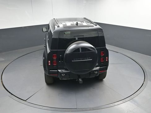 Used 2023 Land Rover Defender 110 X-Dynamic SE AWD/4WD image 36