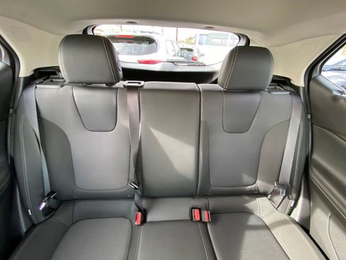 Used 2025 Buick Encore GX Preferred image 38