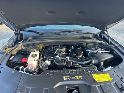 Used 2024 Jeep Grand Cherokee Limited image 16